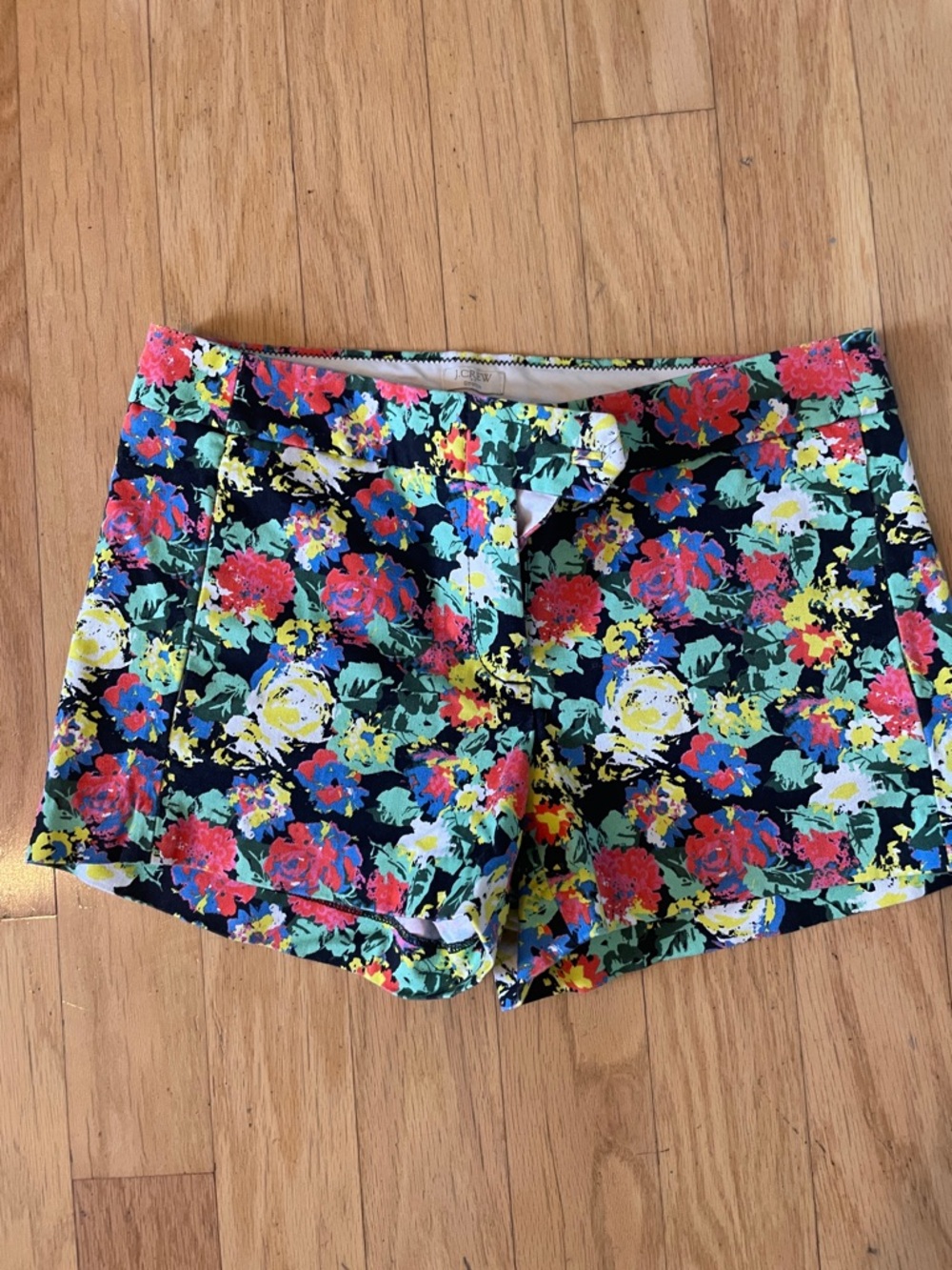 J. Crew FloralWaist Shorts in black/ Multi women’s size 4
